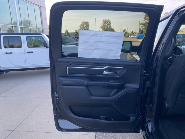 New 2026 RAM 1500 4x4 Crew Cab image 25