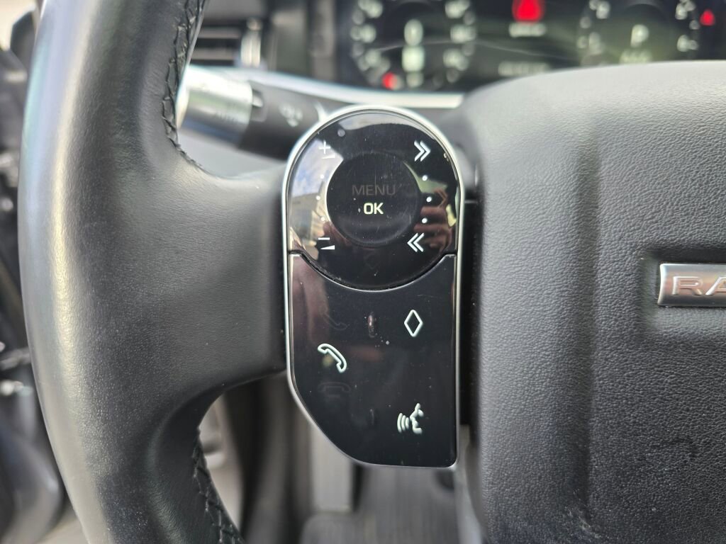 Used 2020 Land Rover Range Rover Evoque SE image 25