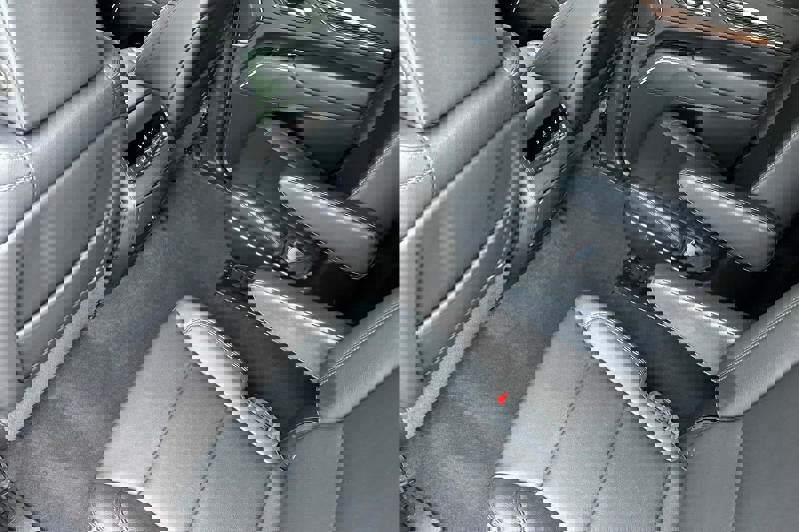 Used 2024 Cadillac Escalade Luxury image 13