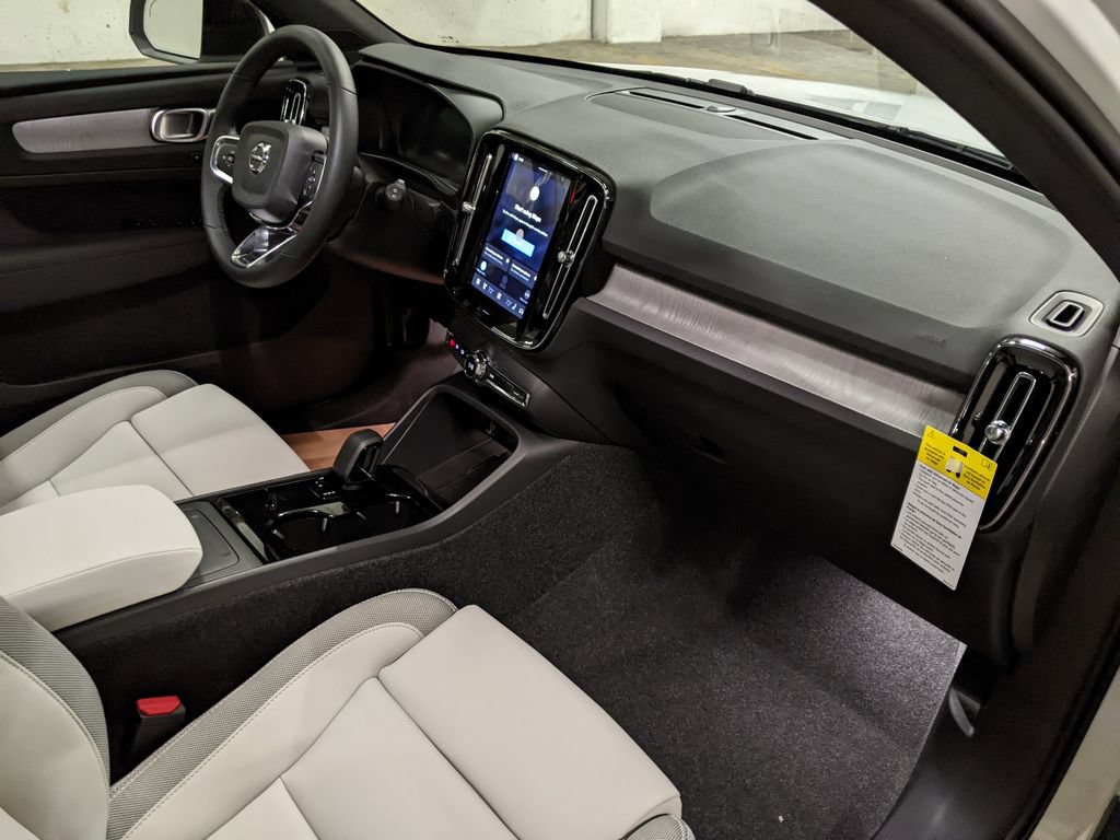 New 2026 Volvo EX40 Plus w/ Climate Package RWD image 21