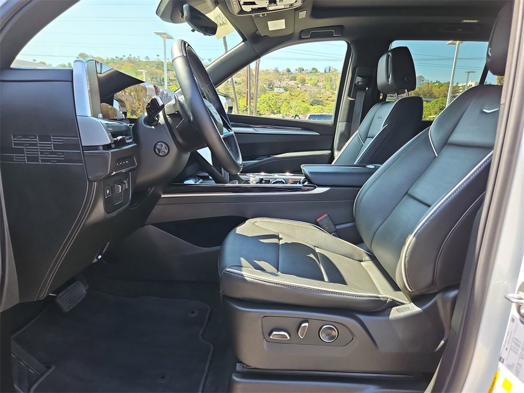 Certified 2025 Cadillac Escalade Sport w/ LPO, ONYX Package image 22