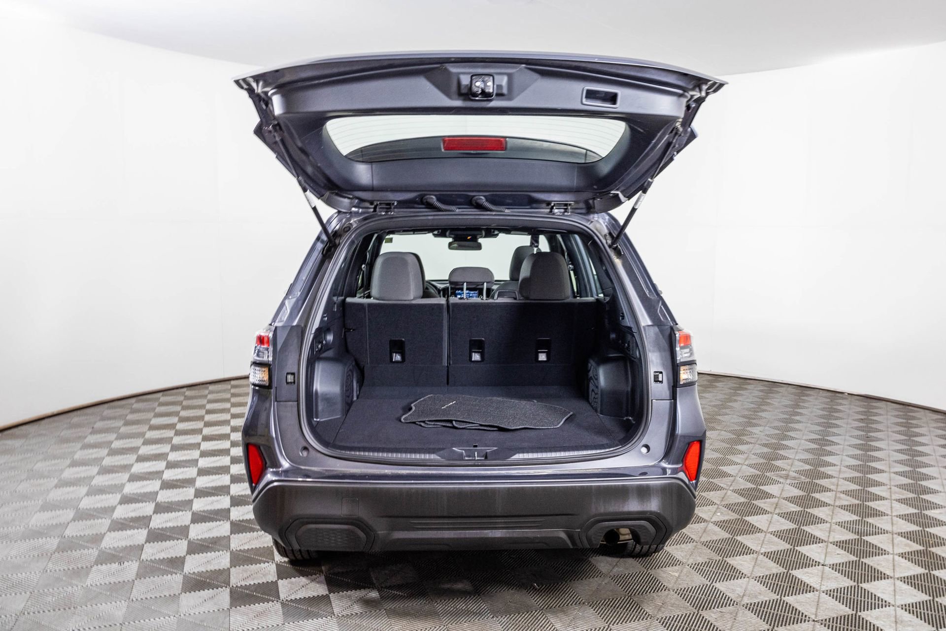 Used 2025 Subaru Forester image 34