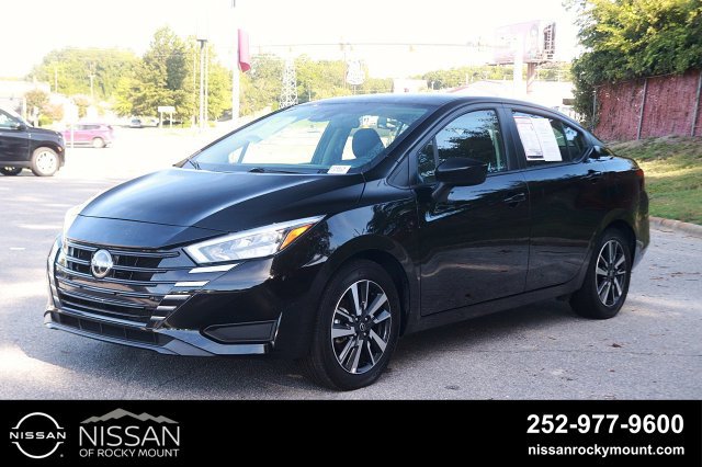 Used 2025 Nissan Versa SV FWD image 3