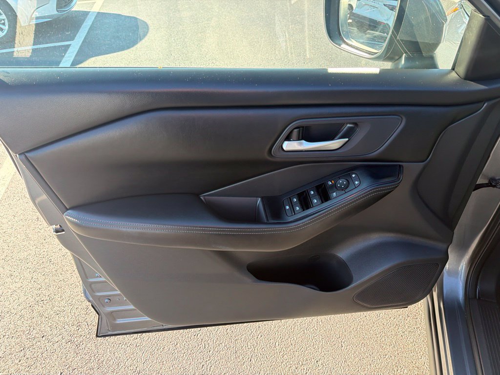 Used 2025 Nissan Rogue SV AWD/4WD image 20