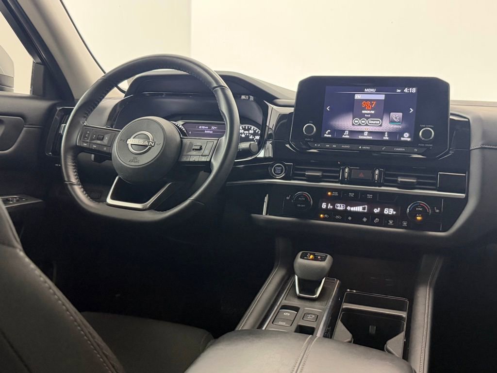 Used 2023 Nissan Pathfinder SV image 10
