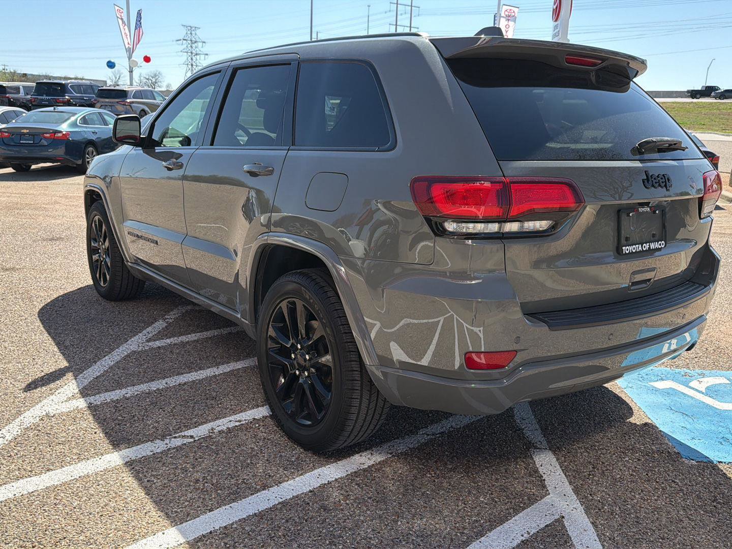 Used 2020 Jeep Grand Cherokee Altitude RWD image 5