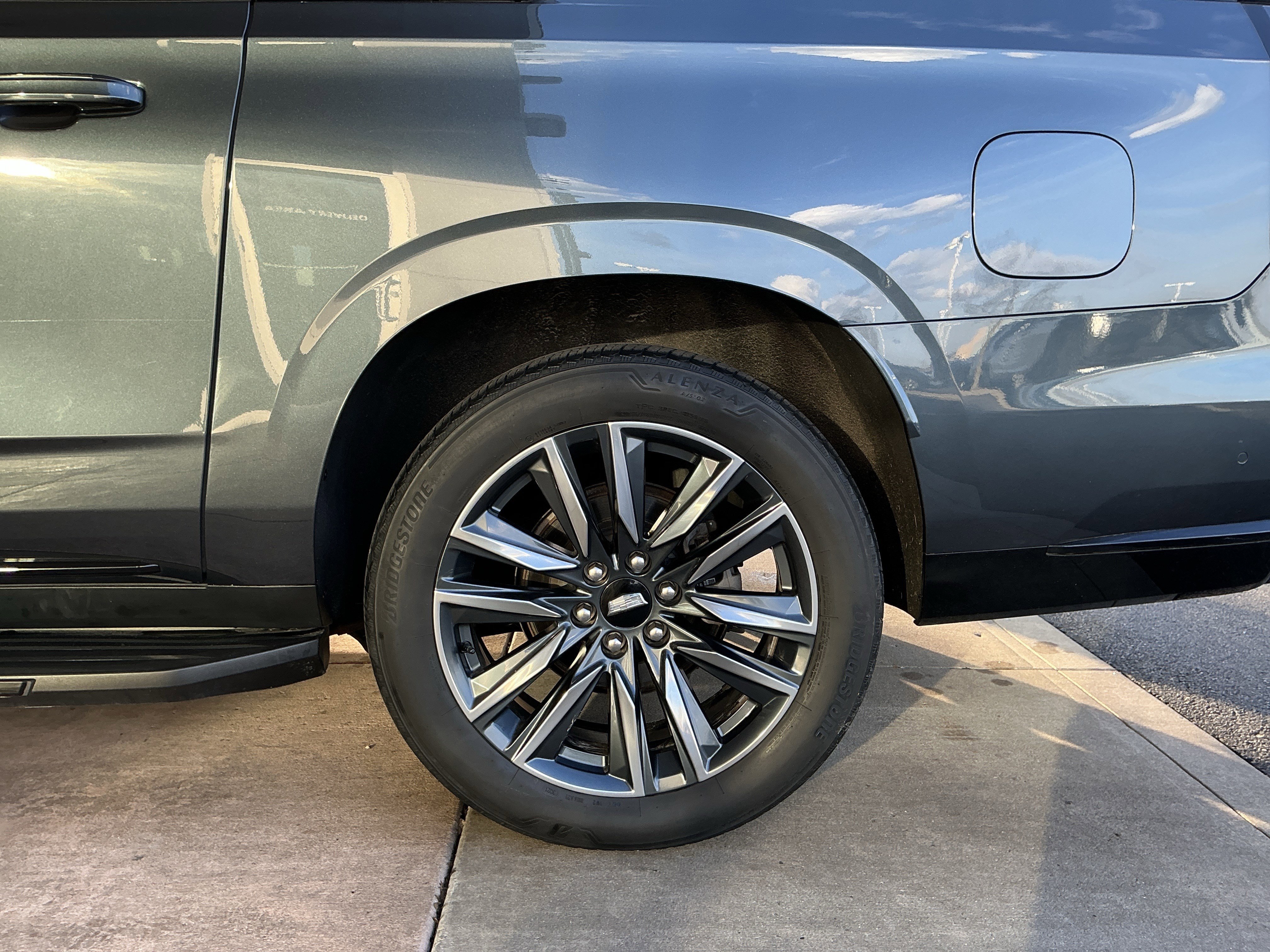 Used 2021 Cadillac Escalade ESV Sport Platinum w/ Heavy-Duty Trailer Package image 23