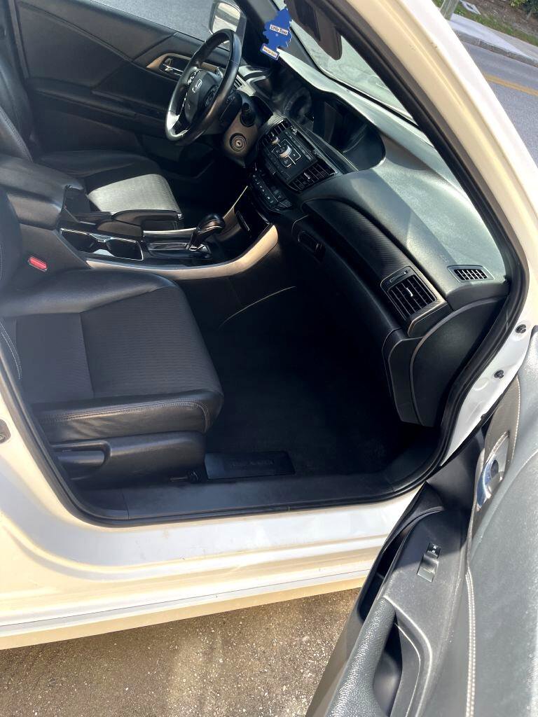 Used 2016 Honda Accord Sport image 23