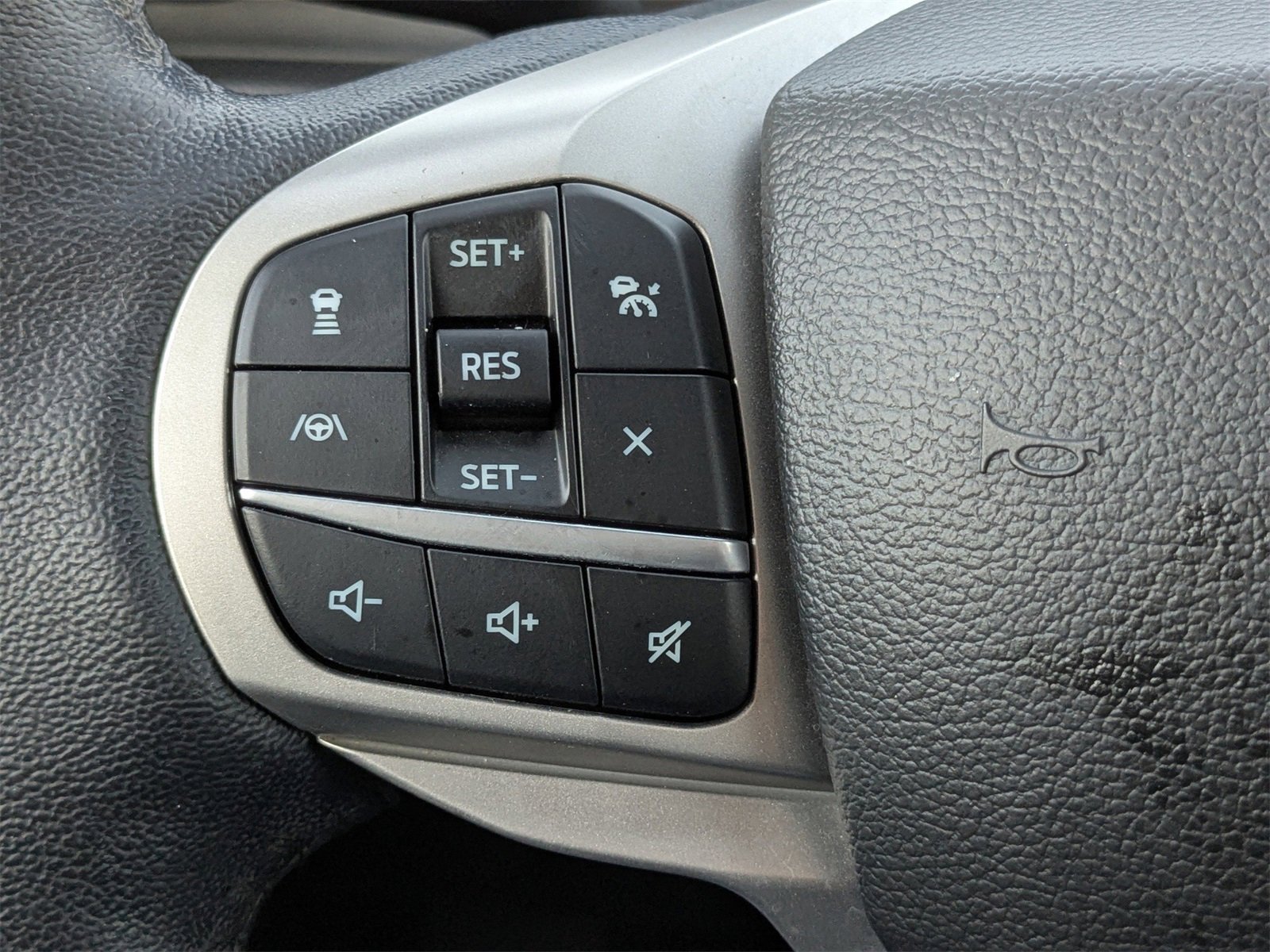 Used 2022 Ford Explorer XLT w/ Equipment Group 202A image 29