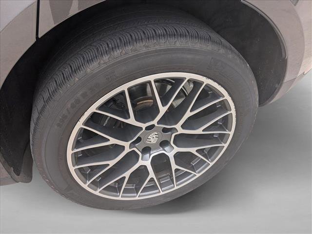 Used 2018 Porsche Macan AWD/4WD image 21