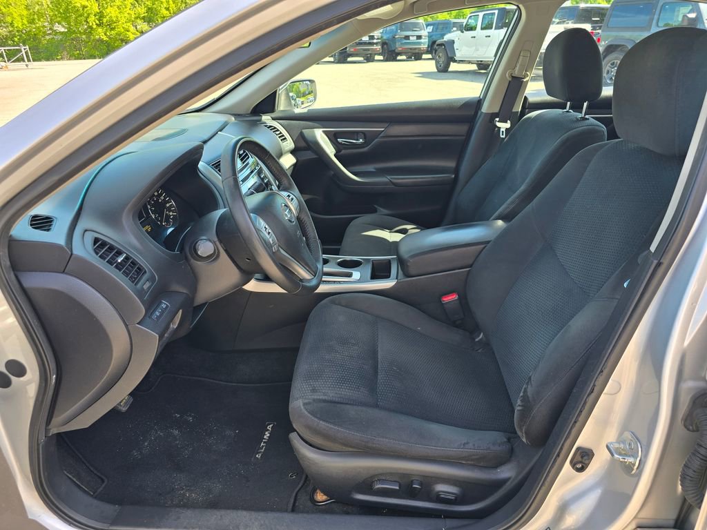 Used 2015 Nissan Altima 2.5 SV FWD image 4