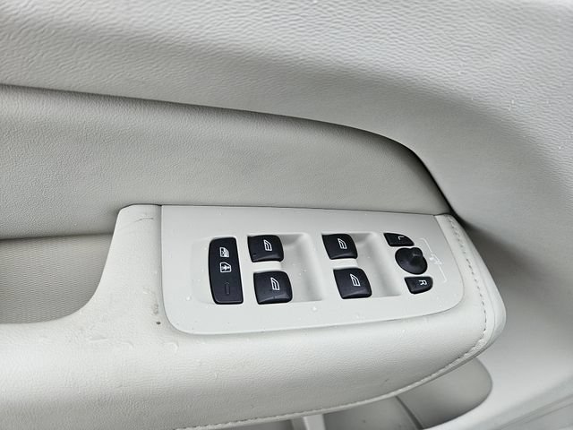 Certified 2023 Volvo XC60 B5 Ultimate w/ Protection Package Premier AWD/4WD image 18