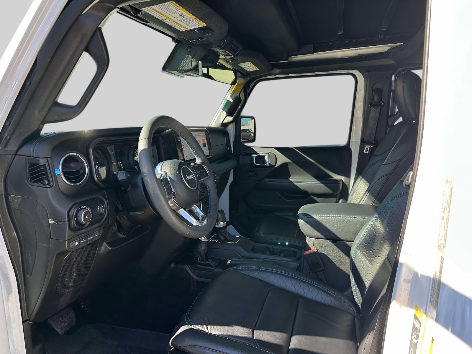 Used 2024 Jeep Wrangler High Altitude AWD/4WD image 15