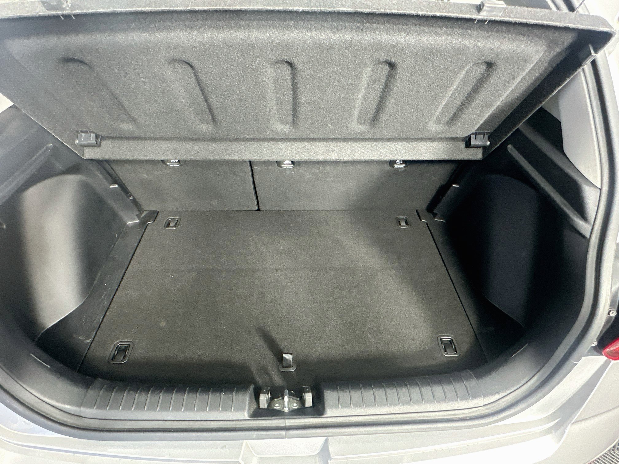 Used 2025 Hyundai Venue SEL FWD image 28
