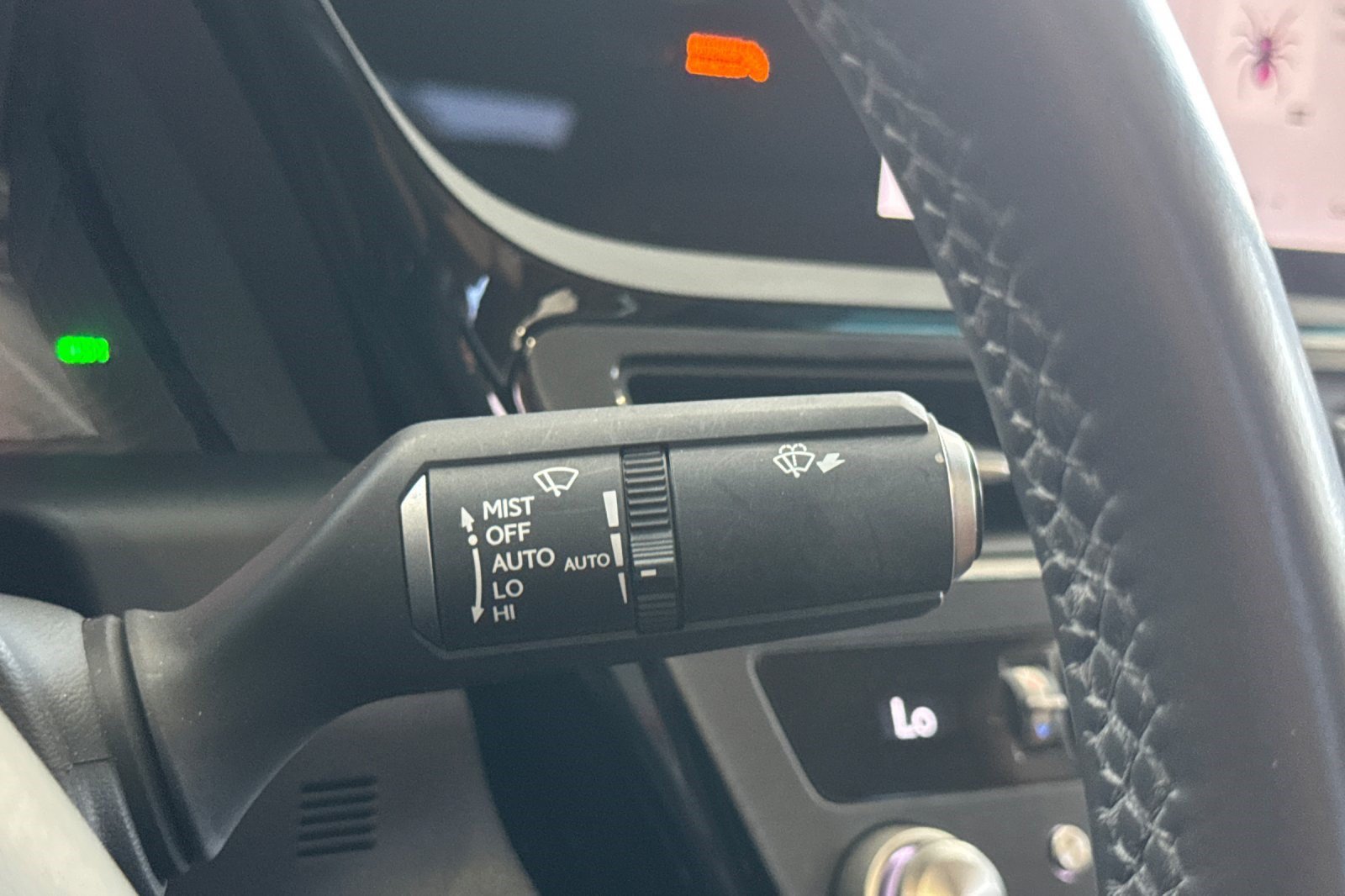 Certified 2024 Lexus ES 300h w/ Premium Package FWD image 32