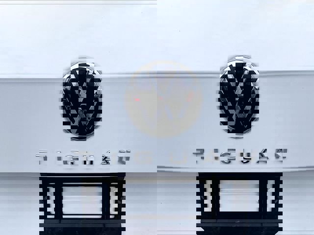 Used 2024 Volkswagen Tiguan SE image 8