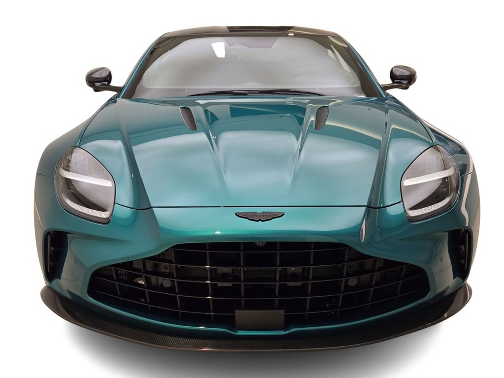 New 2025 Aston Martin V8 Vantage Coupe RWD image 2