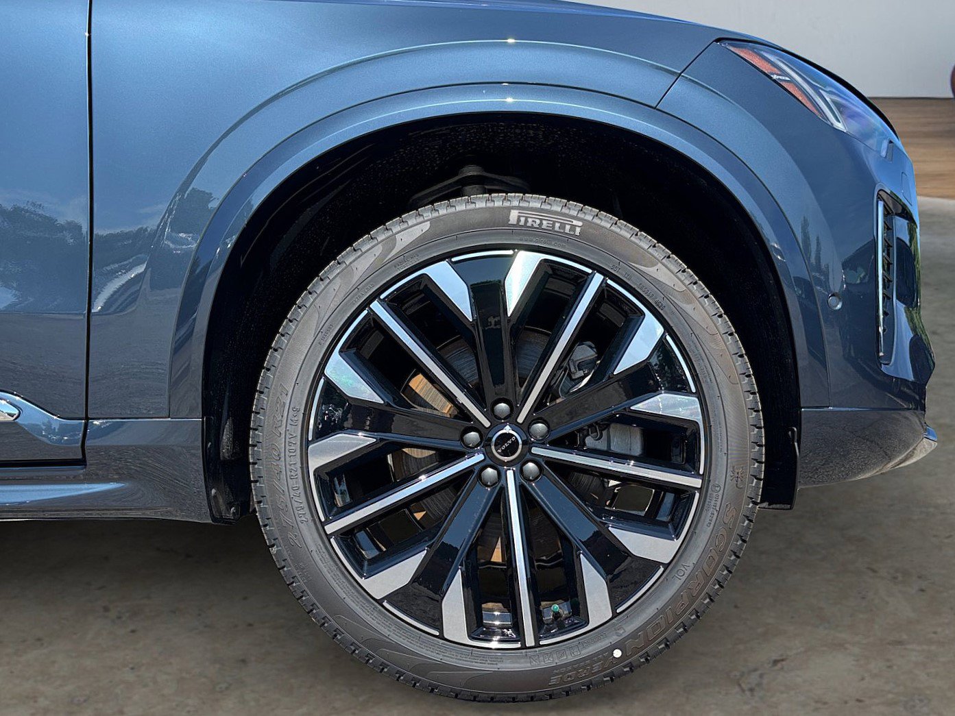 New 2026 Volvo XC90 T8 Plus w/ Protection Package Premier AWD/4WD image 42