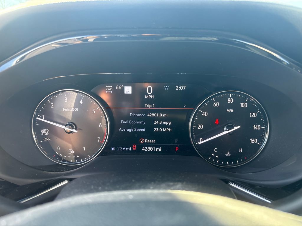 Used 2022 Buick Envision Avenir w/ Technology Package II image 21