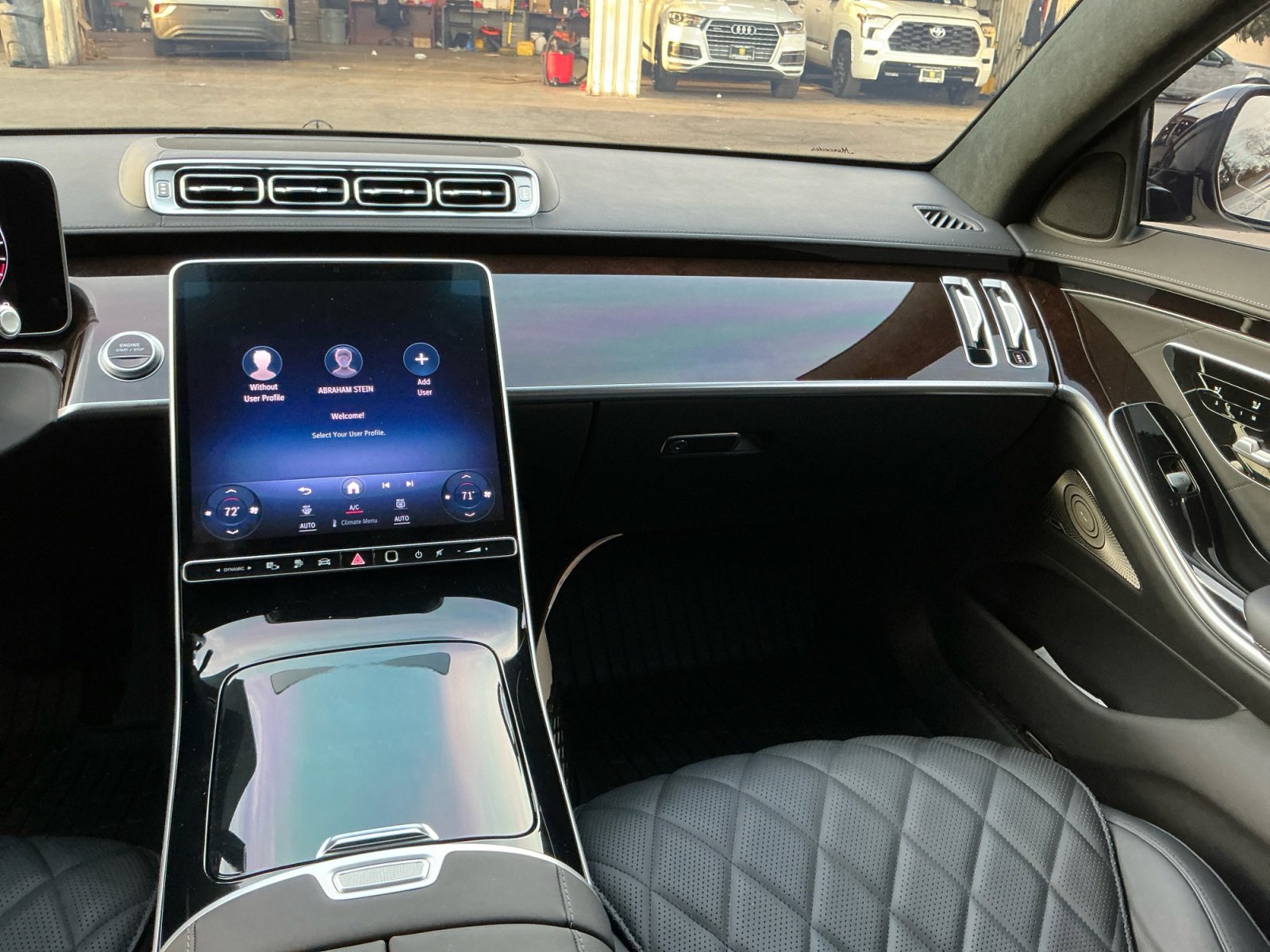 Used 2024 Mercedes-Benz S 580e 4MATIC Sedan image 16