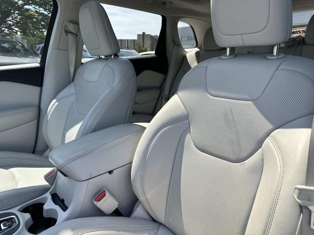 Used 2021 Jeep Cherokee Limited FWD image 20