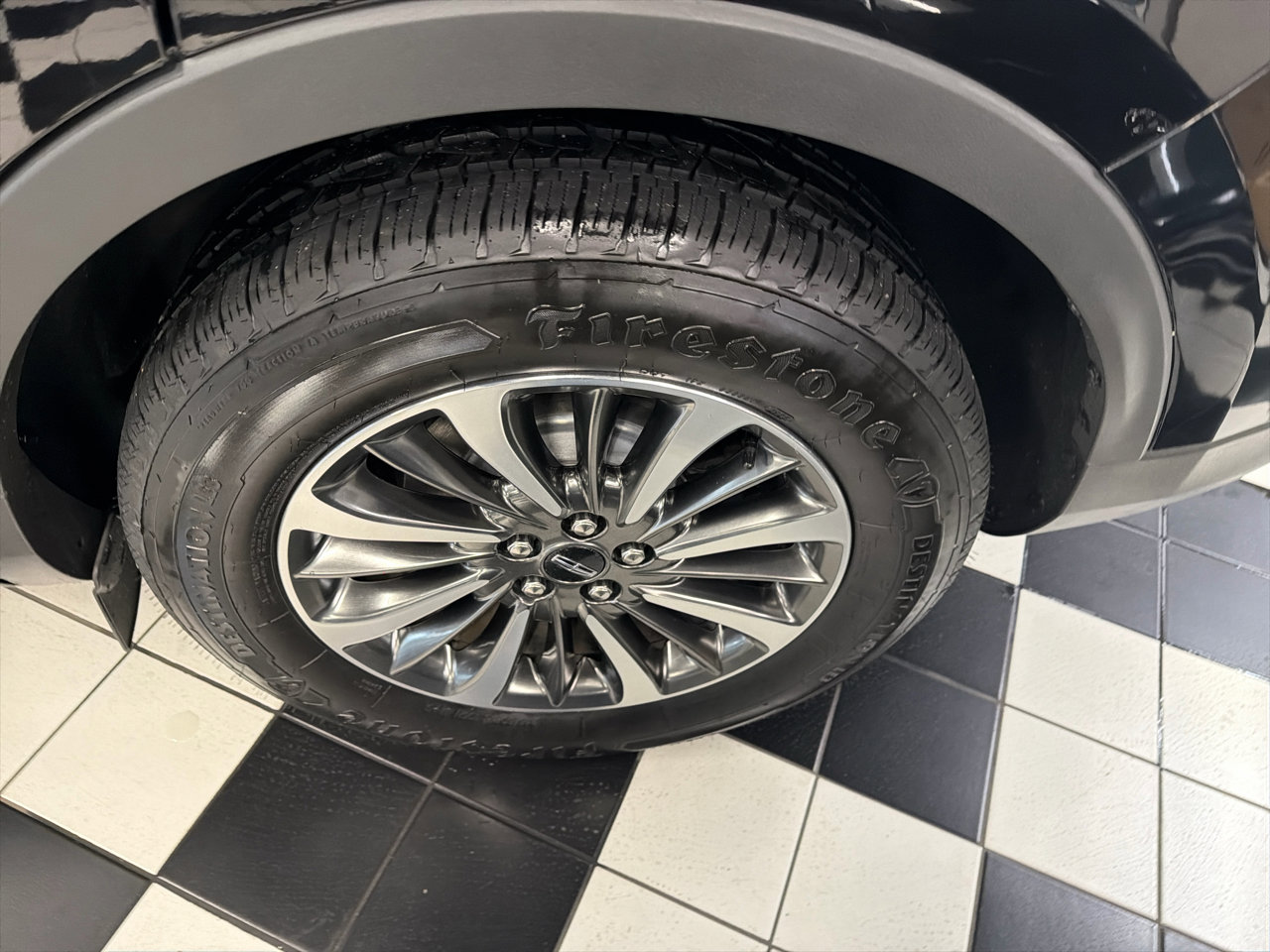 Used 2020 Lincoln Nautilus Reserve image 10