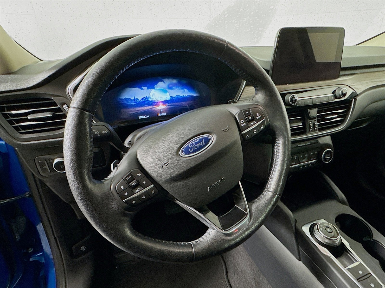 Used 2020 Ford Escape Titanium image 9