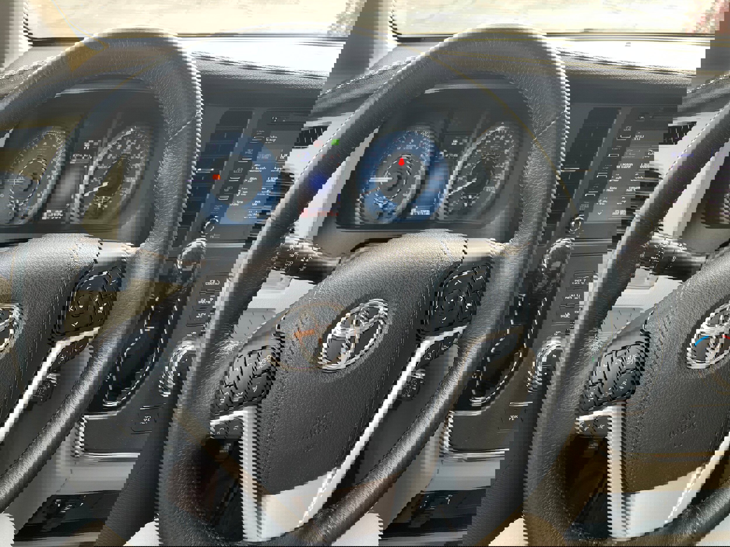 Used 2018 Toyota Sienna XLE image 11