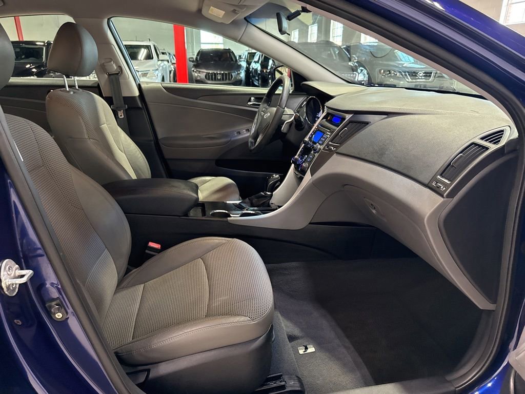 Used 2011 Hyundai Sonata SE FWD image 30