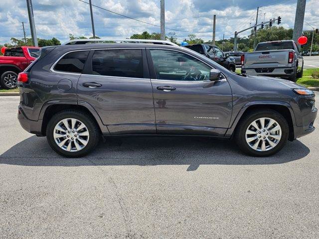 Used 2018 Jeep Cherokee Overland w/ Technology Group AWD/4WD image 6