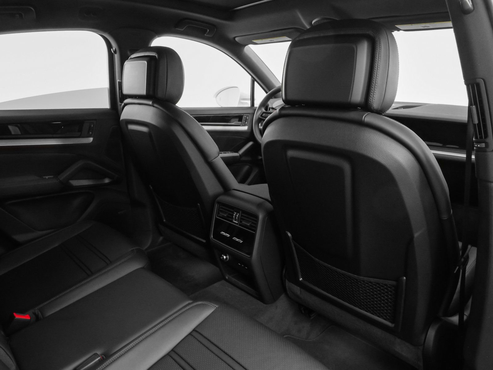 Certified 2024 Porsche Cayenne Coupe image 24