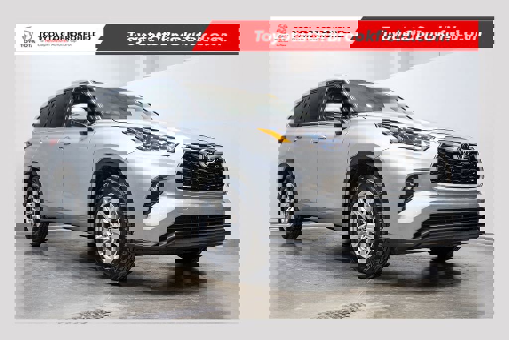 Used 2024 Toyota Highlander LE