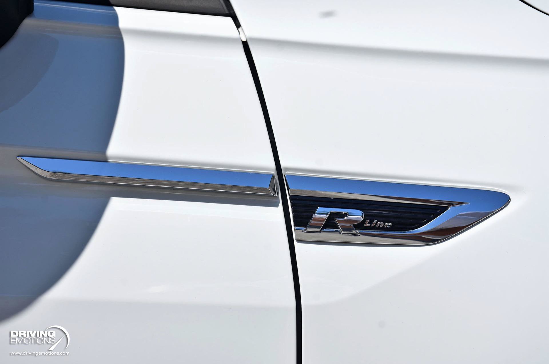 Used 2021 Volkswagen Tiguan SE R-Line FWD image 9