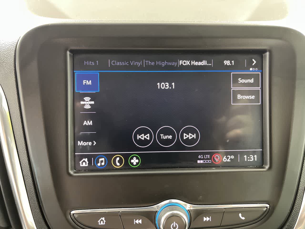 Used 2024 Chevrolet Equinox LT w/ Driver Convenience Package FWD image 18