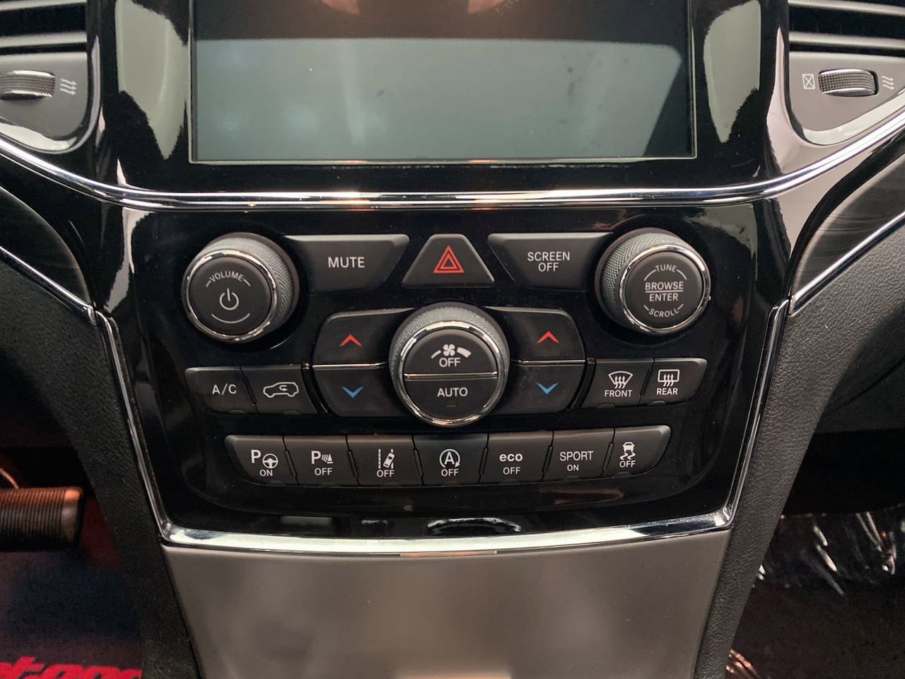 Used 2021 Jeep Grand Cherokee Limited w/ Quick Order Package 28K 80th AWD/4WD image 22