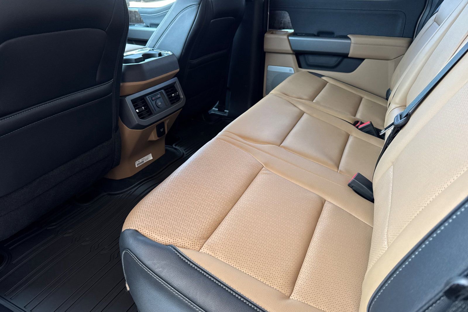 New 2025 Ford F250 Lariat w/ Chrome Package image 11