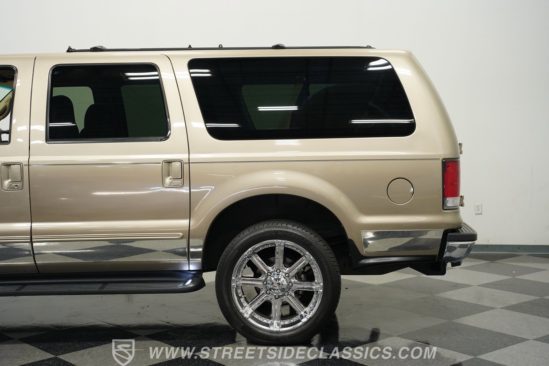 Used 2000 Ford Excursion XLT image 23