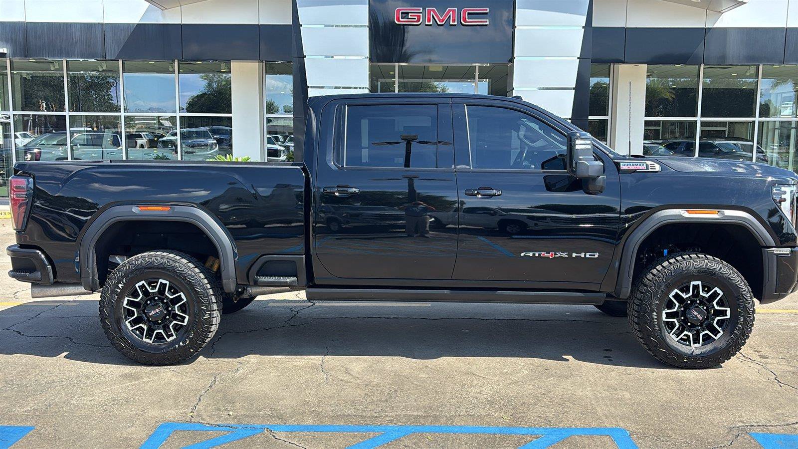 Certified 2025 GMC Sierra 2500 AT4X AWD/4WD image 9
