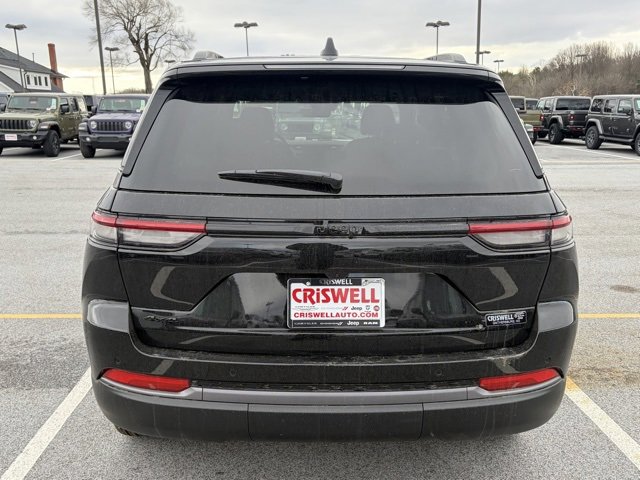 New 2026 Jeep Grand Cherokee Laredo image 6