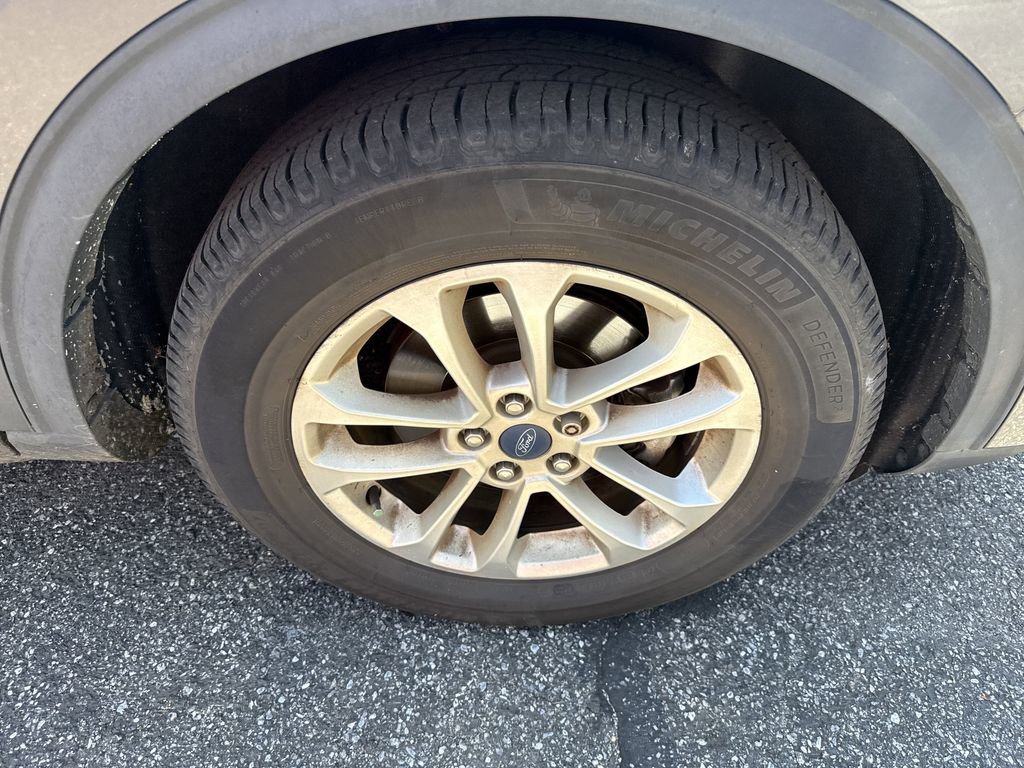 Used 2021 Ford Escape SE image 16