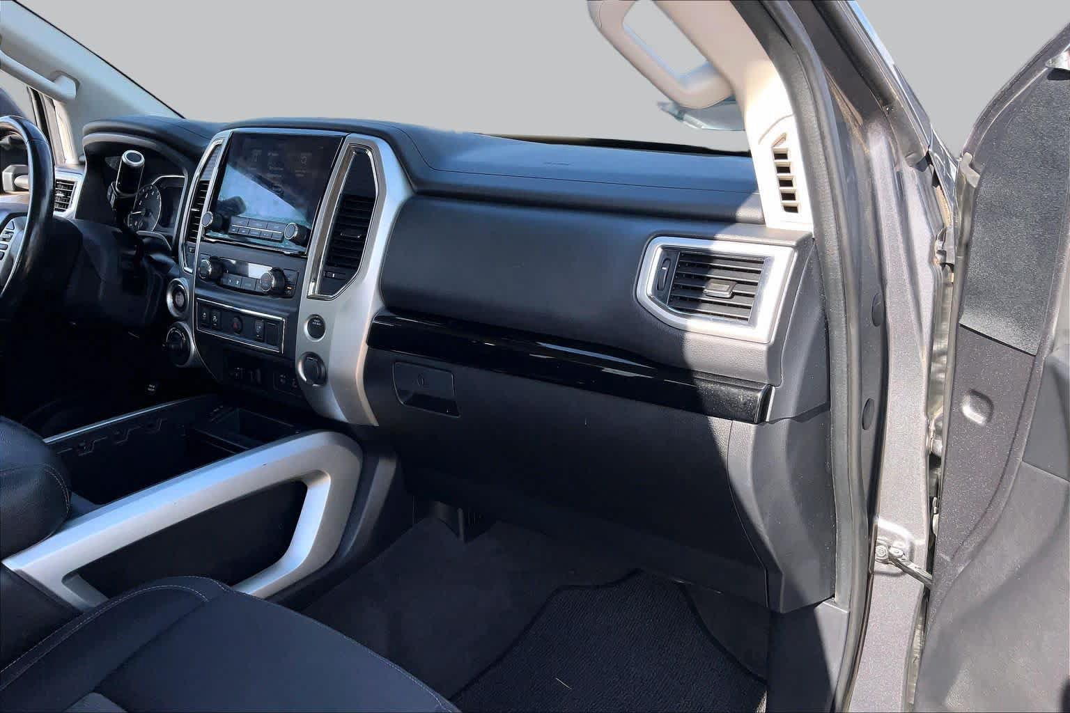 Used 2021 Nissan Titan SV w/ SV Convenience Package AWD/4WD image 16