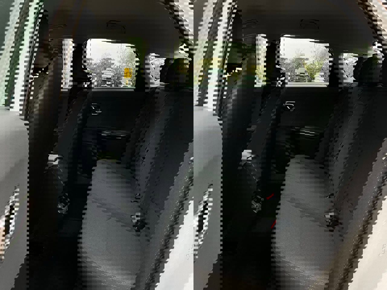 Used 2025 Kia K4 LXS image 11