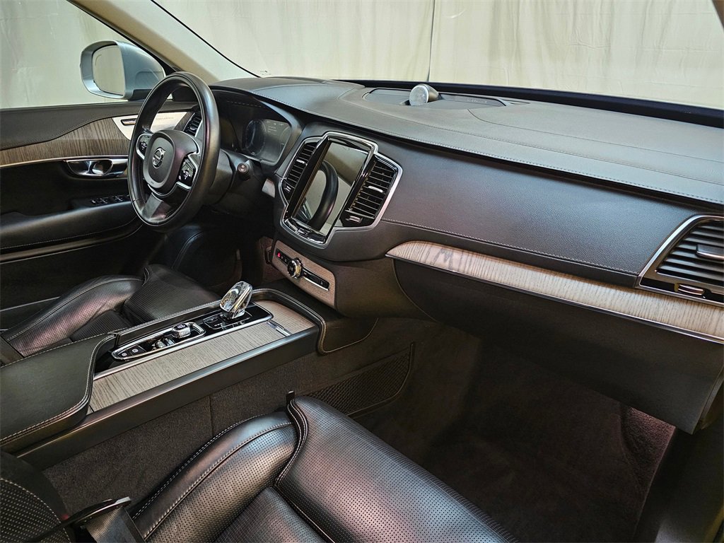Used 2021 Volvo XC90 T8 Inscription w/ Protection Package Premier image 11