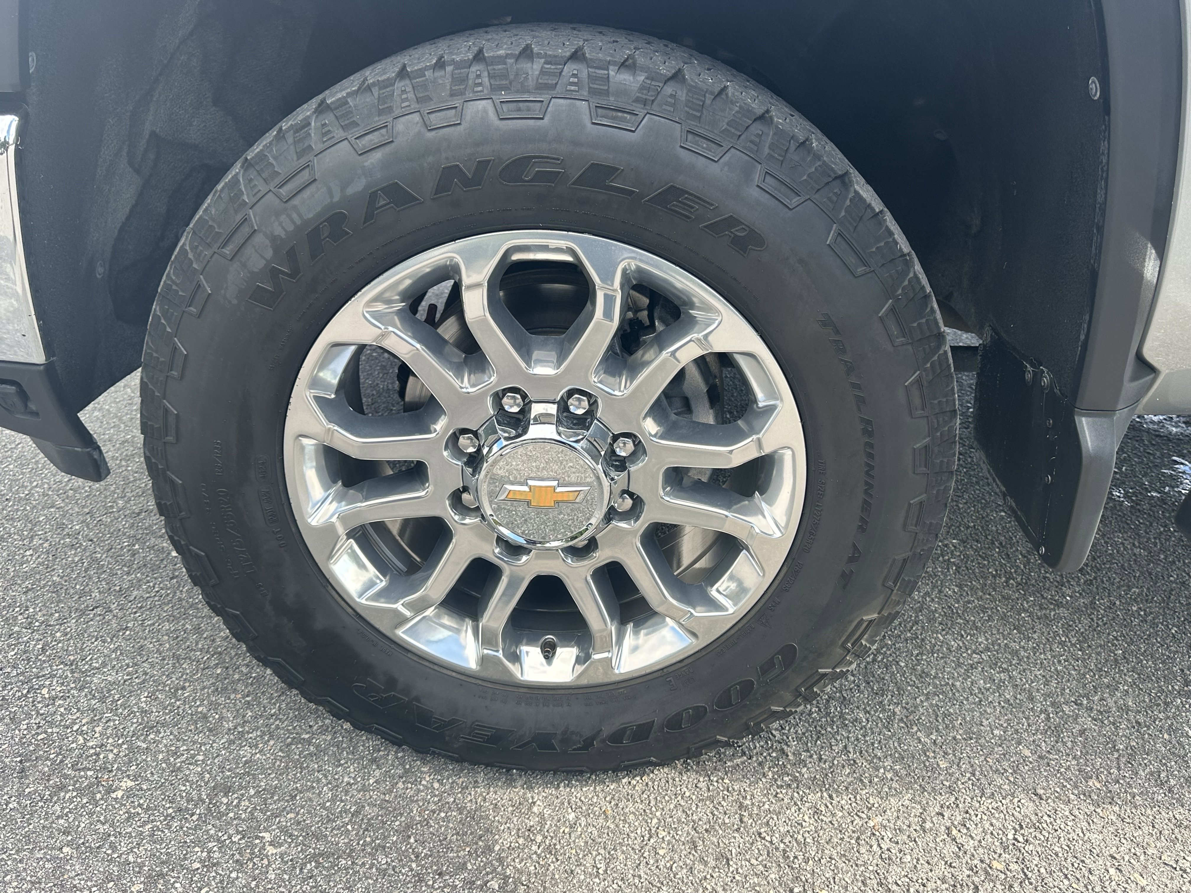 Used 2025 Chevrolet Silverado 3500 LTZ w/ LTZ Premium Package image 13