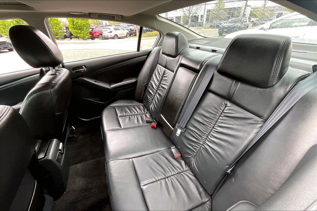 Used 2011 Nissan Altima 3.5 SR w/ 3.5SR Premium Pkg FWD image 29