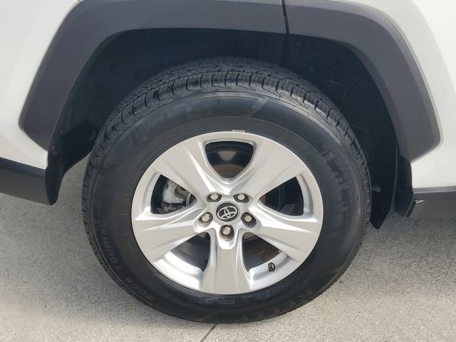 Used 2019 Toyota RAV4 XLE FWD image 6