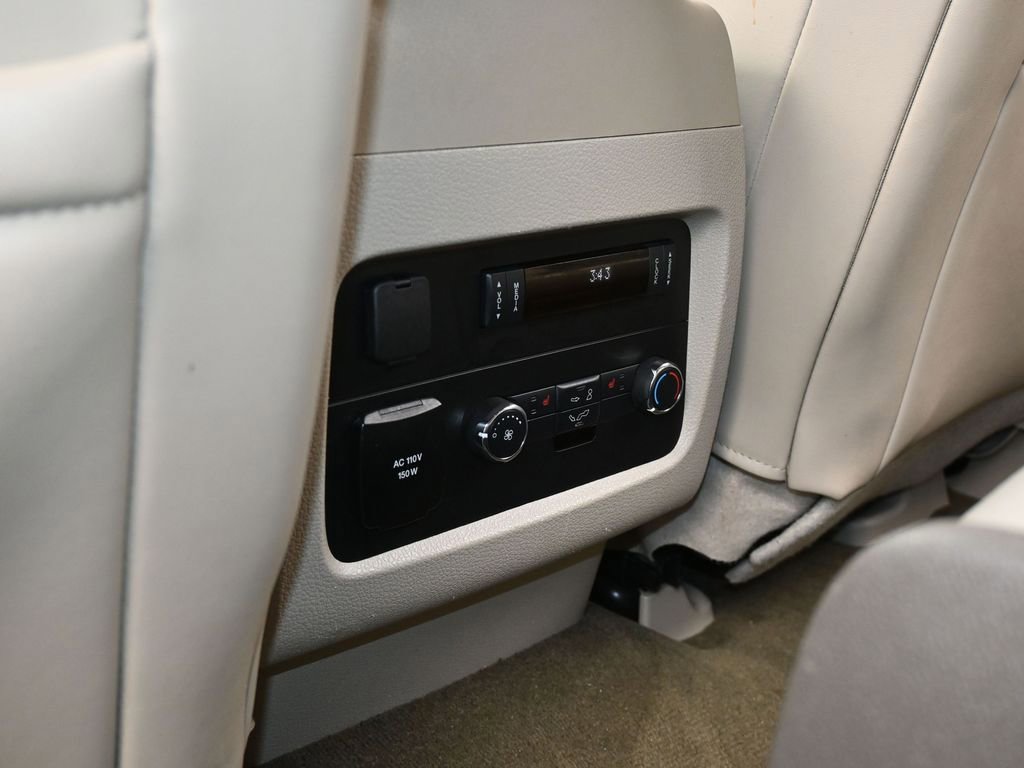 Used 2016 Lincoln Navigator Select image 38