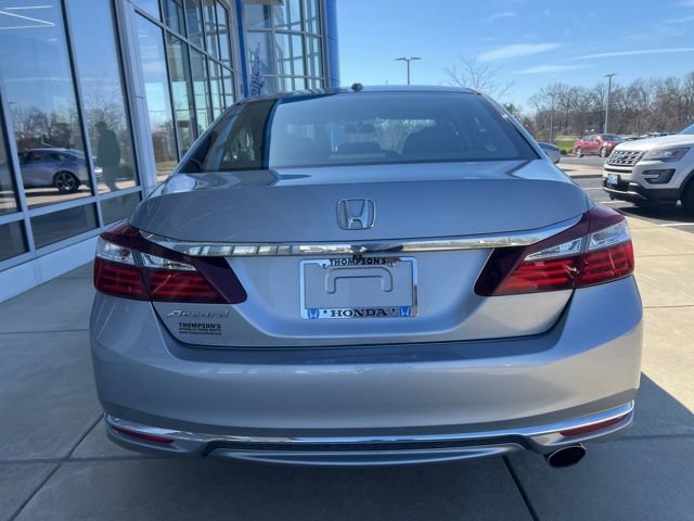 Certified 2017 Honda Accord EX image 5
