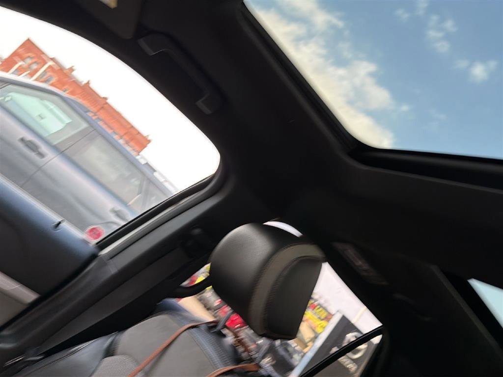 Used 2017 Ford Explorer XLT w/ XLT Appearance Package image 26