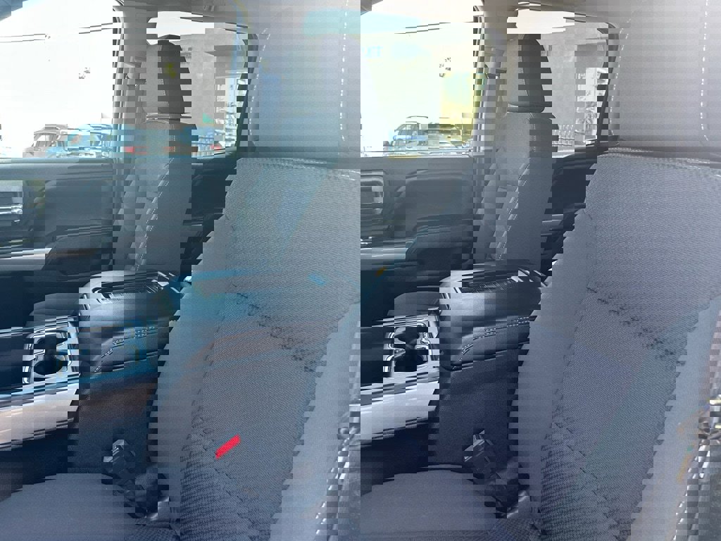 Used 2018 Chevrolet Silverado 1500 LT w/ All Star Edition image 22